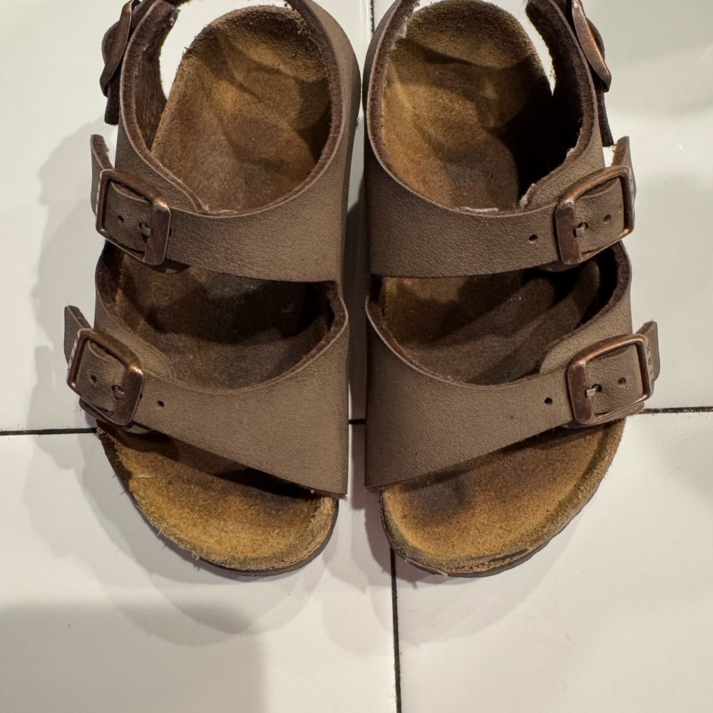 ❌❌SOLD❌❌Birkenstock Kids Brown Sandals